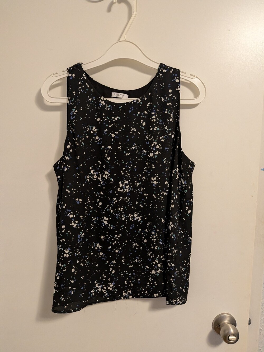 Like New Reitmans Lightweight Floral Print Sleeveless Top - Medium